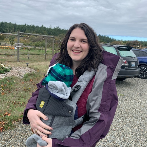 Meet your Posher, Laura - Picture 1 of 1